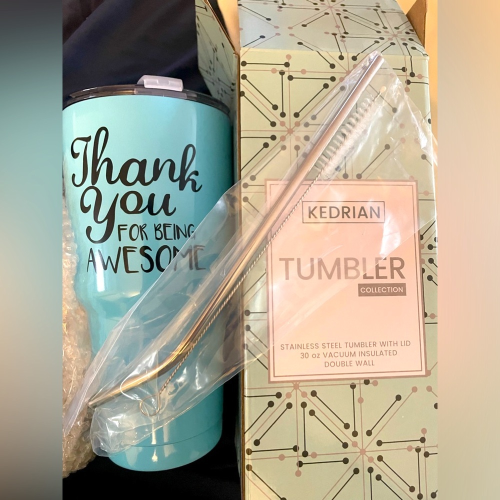 KEDRAIN NEW “Thank you For being Awesome”
Tumbler 30 oz 🫶🏻⭐️